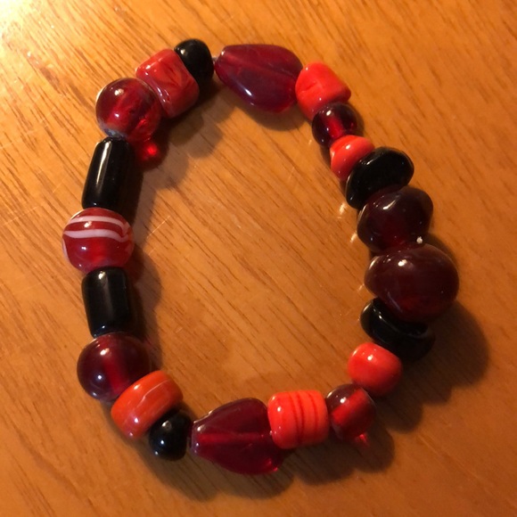 Pretty glass beaded handmade bracelet. - Picture 3 of 3